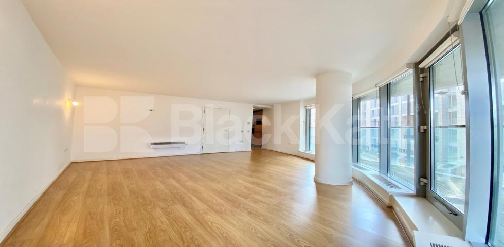 			VIRTUAL TOUR AVAILABLE!, 1 Bedroom, 1 bath, 1 reception Apartment			 Thames Path (NE Extension), Canary Wharf / Isle Of Dogs